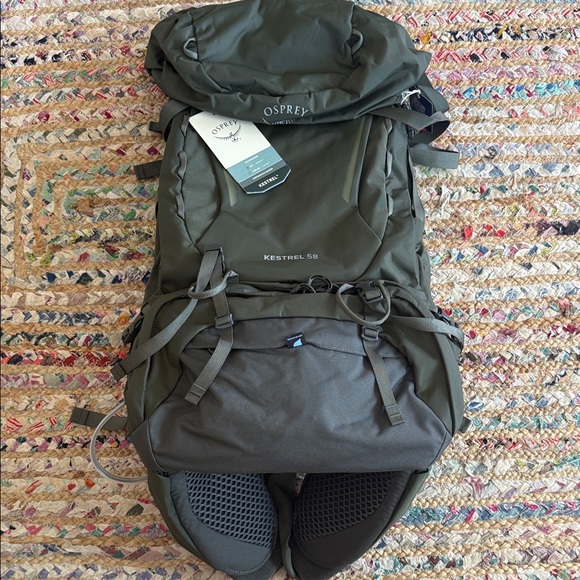 Osprey Kestrel 58 Backpack - Dark Green Small/Medium size - Picture 1 of 9